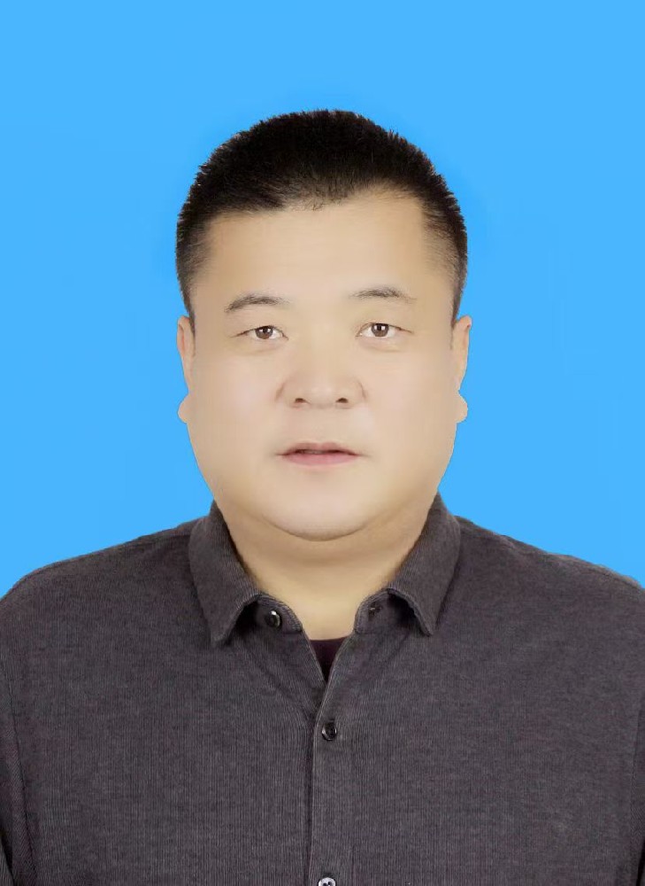 张掖市工商联副主席、肃南县祁隆建筑安装有限责任公司总经理 安雪军
